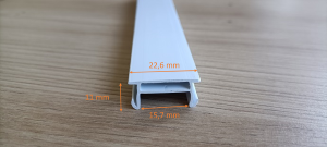 Clip Travers PVC Blanc 80x32 mm/ml