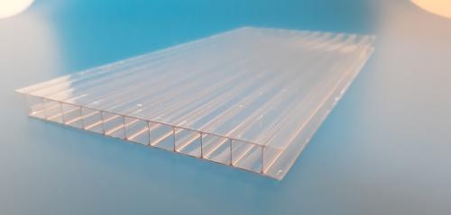 Polycarbonate alvéolaire