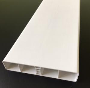 Lisse PVC Blanc Droite 130x26x1.2 mm au ml