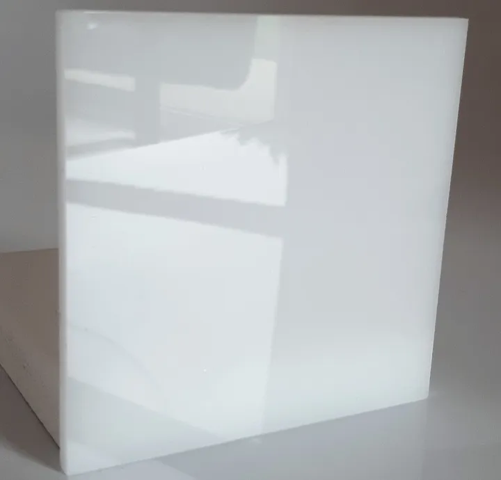 Image du produit PMMA COULE BLANC DIFFUSANT de Polydis Plastiques - 1