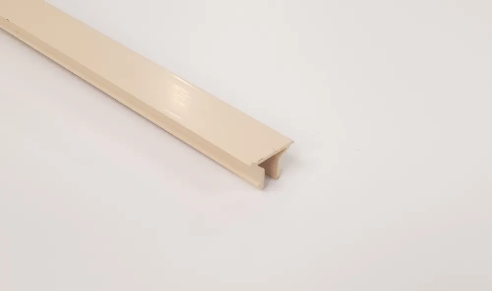 Image du produit CLIP RIVE PVC SABLE /ml de Polydis Plastiques - 1