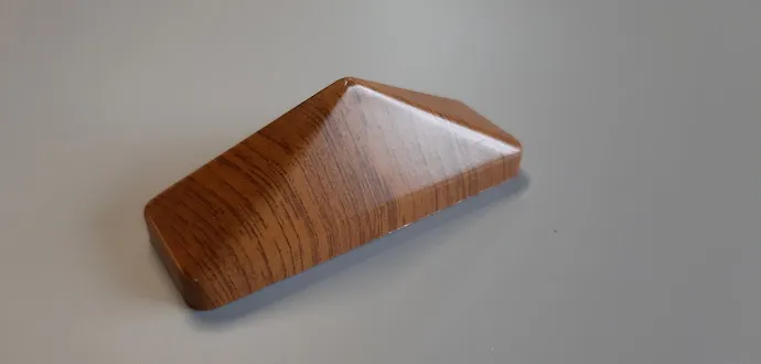 Image du produit CHAPEAU POINTU CHENE DORE LISSE 80 MM de Polydis Plastiques - 1