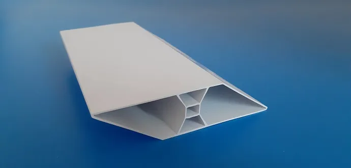 Image du produit LISSE PVC BLANC TRAPEZE 130X32 MM /ml de Polydis Plastiques - 1