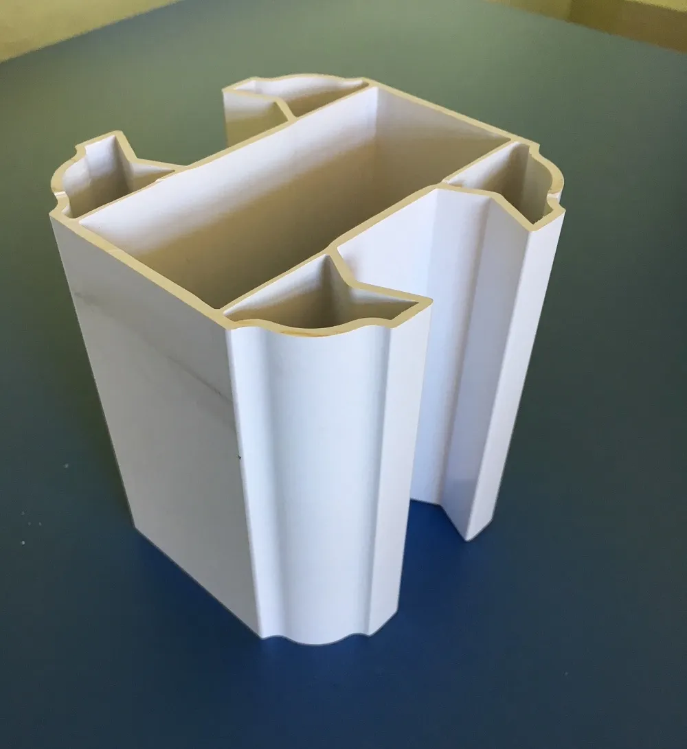 Image du produit POTEAU MOULURE 2 DIRECTIONS 96 MM /ml de Polydis Plastiques - 1