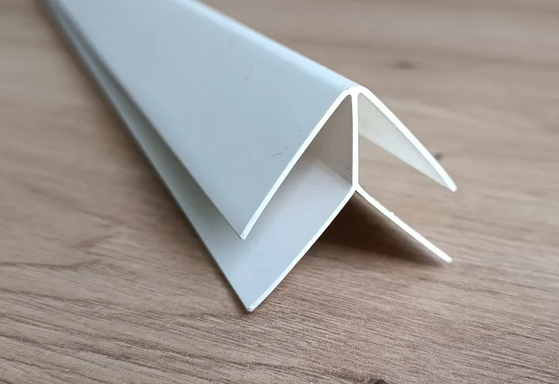 Image du produit CORNIERE L 90° EXTERIEUR 10 MM 3ml de Polydis Plastiques - 1