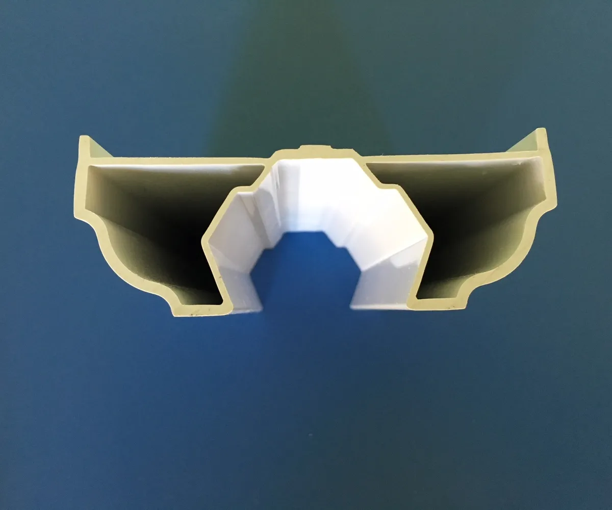 Image du produit POTEAU MOULURE APPLI 96X35 MM /ml de Polydis Plastiques - 1