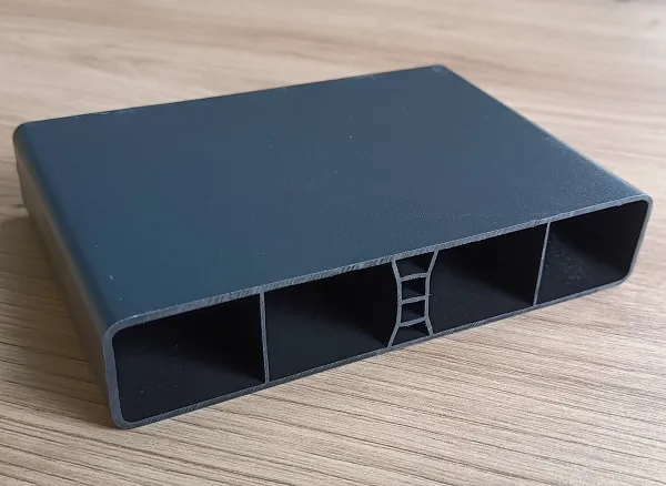 Image du produit LISSE PVC ANTHRACE DROITE 130X26 MM /ml de Polydis Plastiques