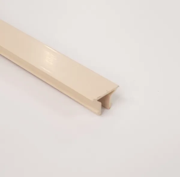 Image du produit CLIP RIVE PVC SABLE /ml de Polydis Plastiques