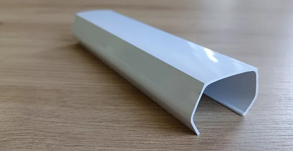 Image du produit CLIP POTEAU MOULURE 96X96 MM /ml de Polydis Plastiques