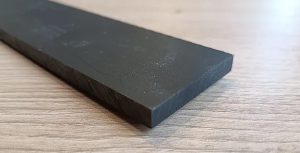 Image du produit BARRE RECTANGLE PEHD 300 de Polydis Plastiques