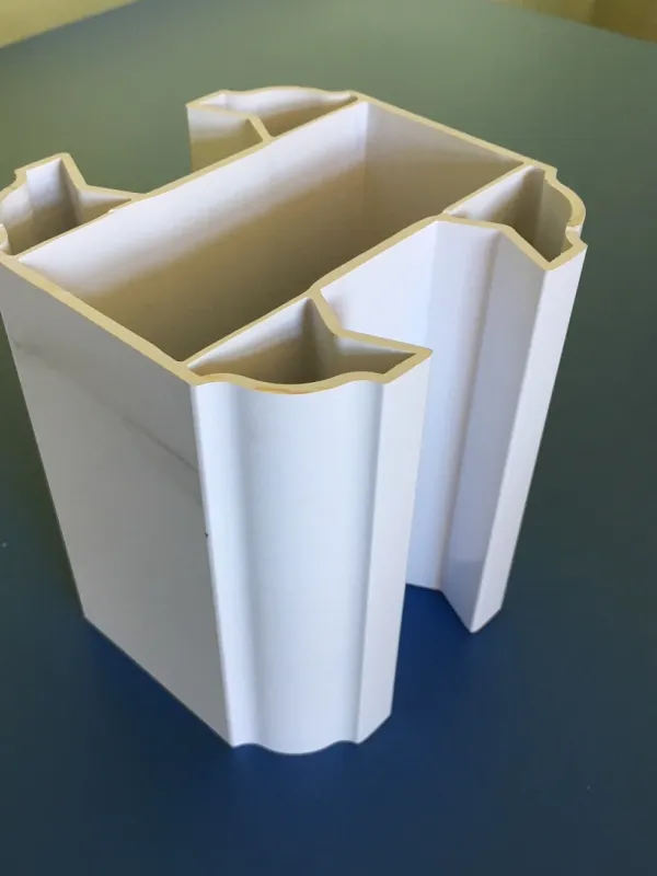 Image du produit POTEAU MOULURE 2 DIRECTIONS 96 MM /ml de Polydis Plastiques