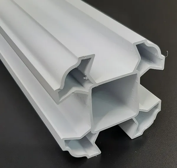 Image du produit POTEAU MOULURE 4 DIRECTIONS 96 MM /ml de Polydis Plastiques