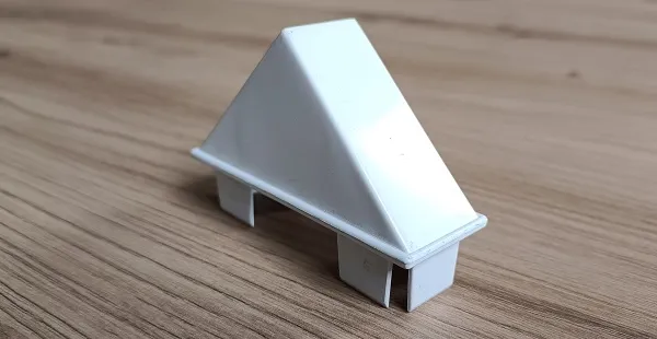 Image du produit CHAPEAU POINTU BLANC LISSE 70 MM de Polydis Plastiques