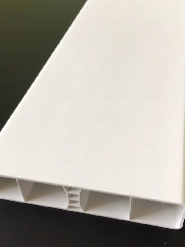 Image du produit LISSE PVC BLANC DROITE 130X26 MM /ml de Polydis Plastiques